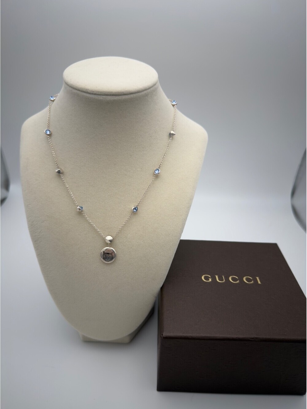 Authentic Limited Edition Gucci 2017 Sterling Silver Blind For Love Necklace Box